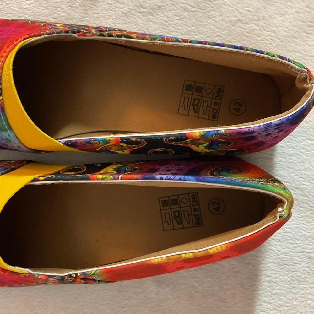 Colorful Women's Slip-On Shoes - Picture 4 of 5